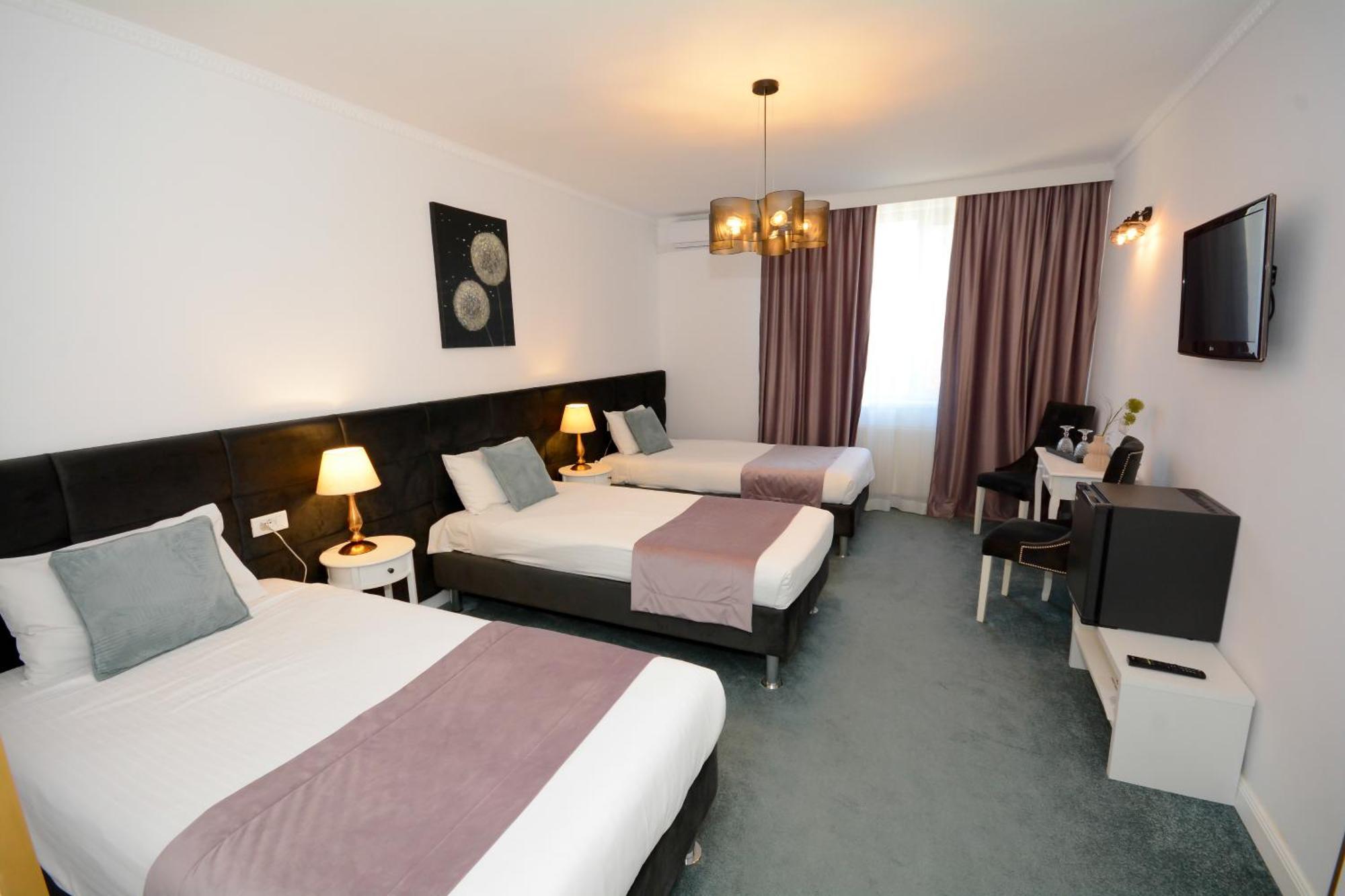 Hotel Andre'S Craiova Exterior foto