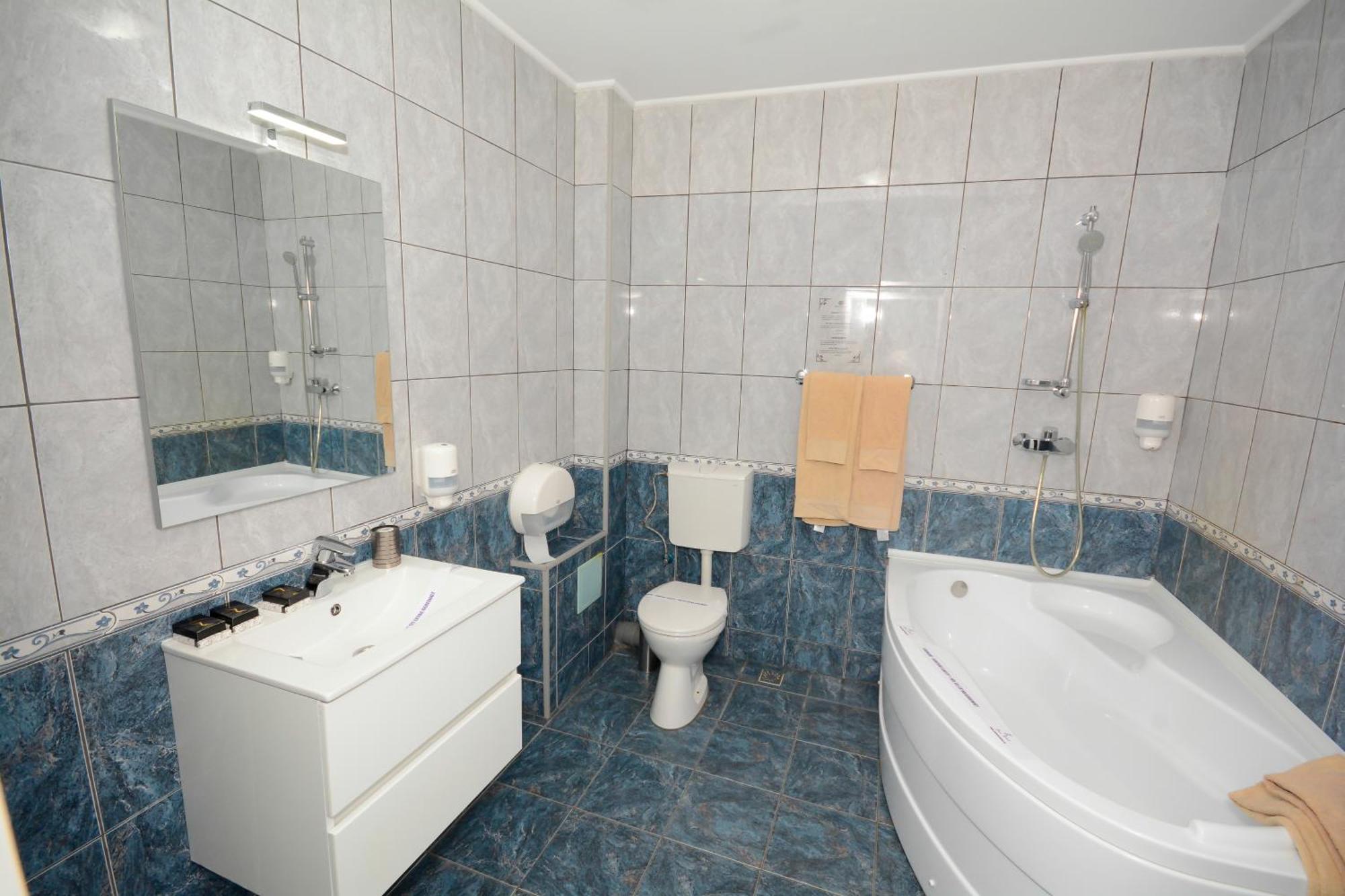 Hotel Andre'S Craiova Exterior foto