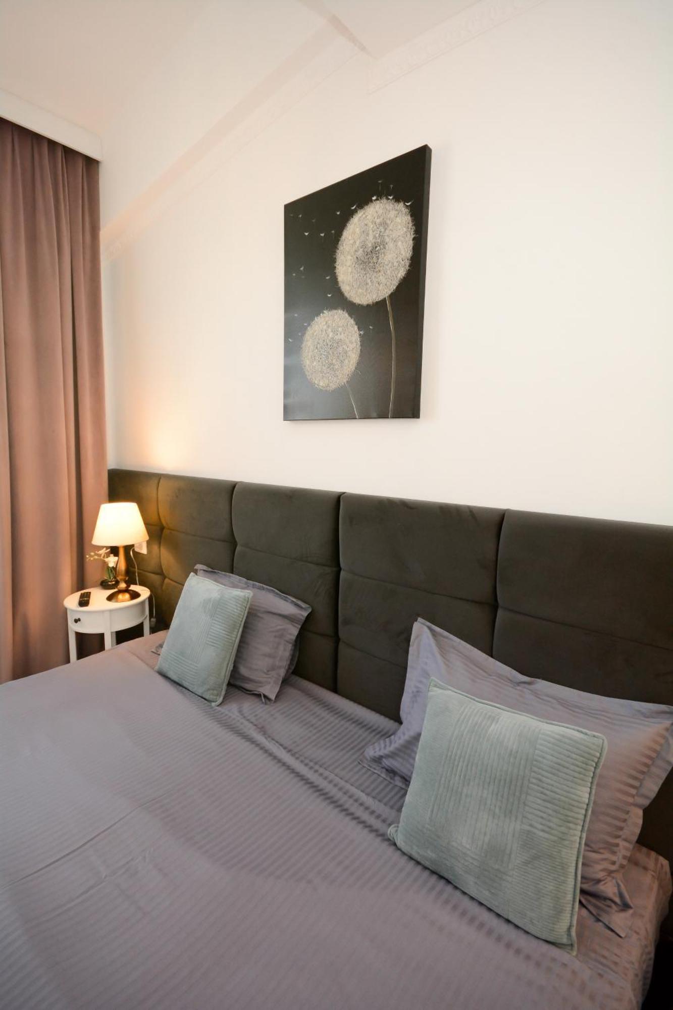 Hotel Andre'S Craiova Exterior foto