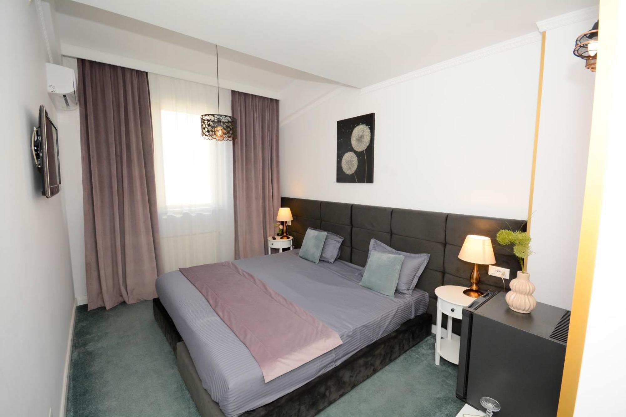Hotel Andre'S Craiova Exterior foto
